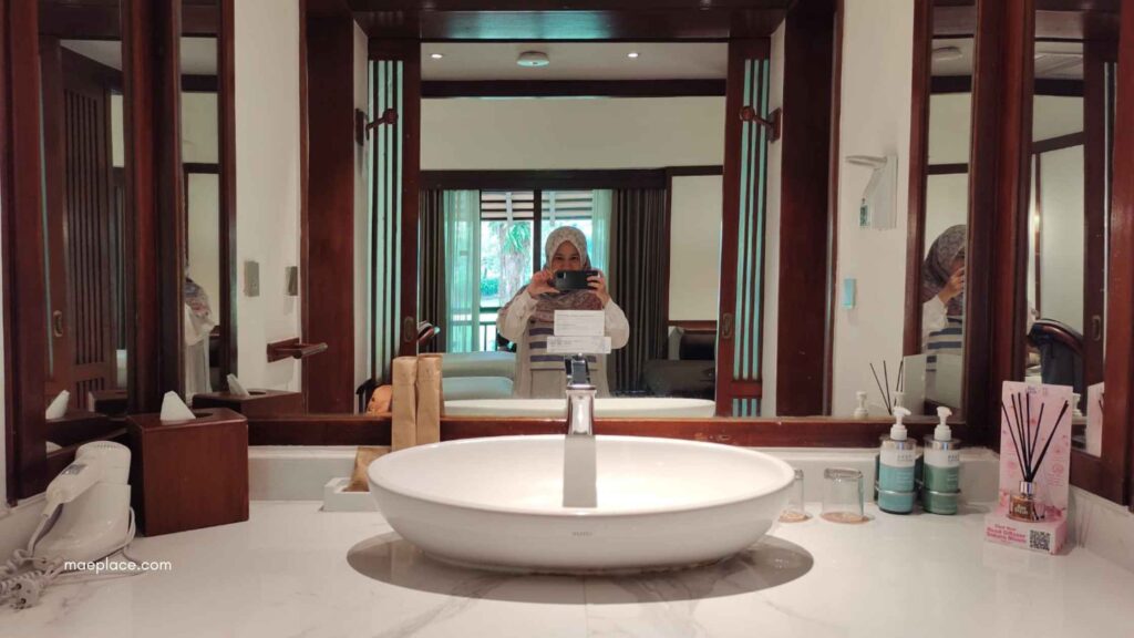 Area cuci muka dan sikat gigi