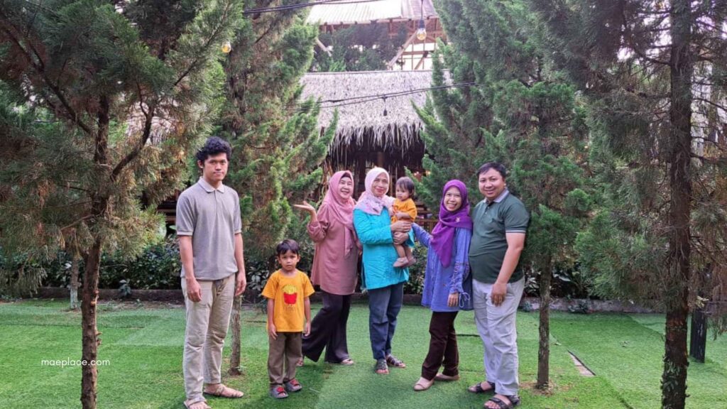 Makan Keluarga di BSD