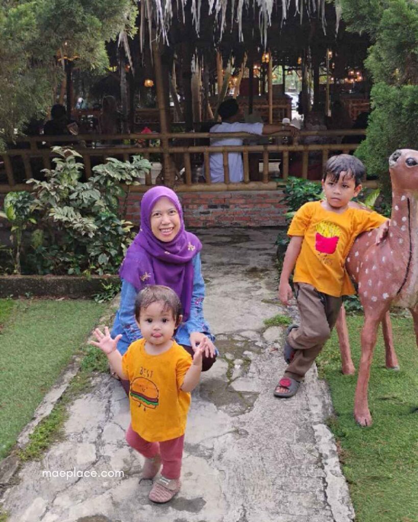 Mom and Kiddos